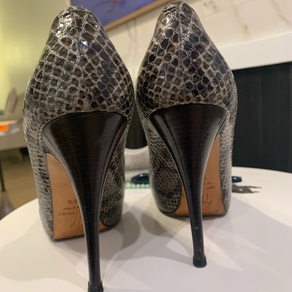 Alligator heels Giuseppe Zanotti White size 38.5 EU in  Giuseppe Zanotti alligator high heels